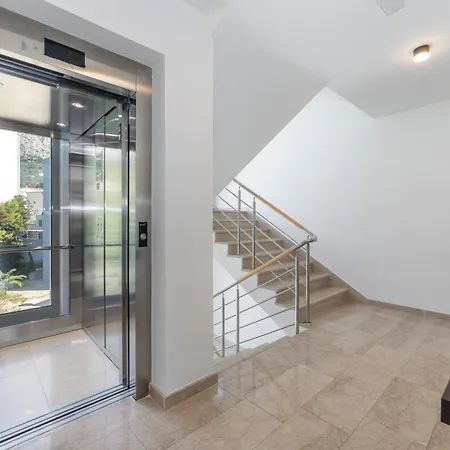 Beachfront Sea - Srzic Makarska